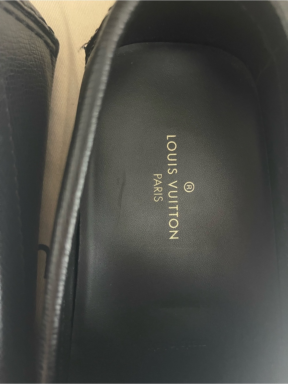 💯 authentic Louis Vuitton Black Leather LV Buckle Slip-On Loafers - Picture 8 of 9